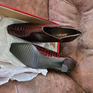 NWOT Aerosoles Brown Croc Heels  8.5 M